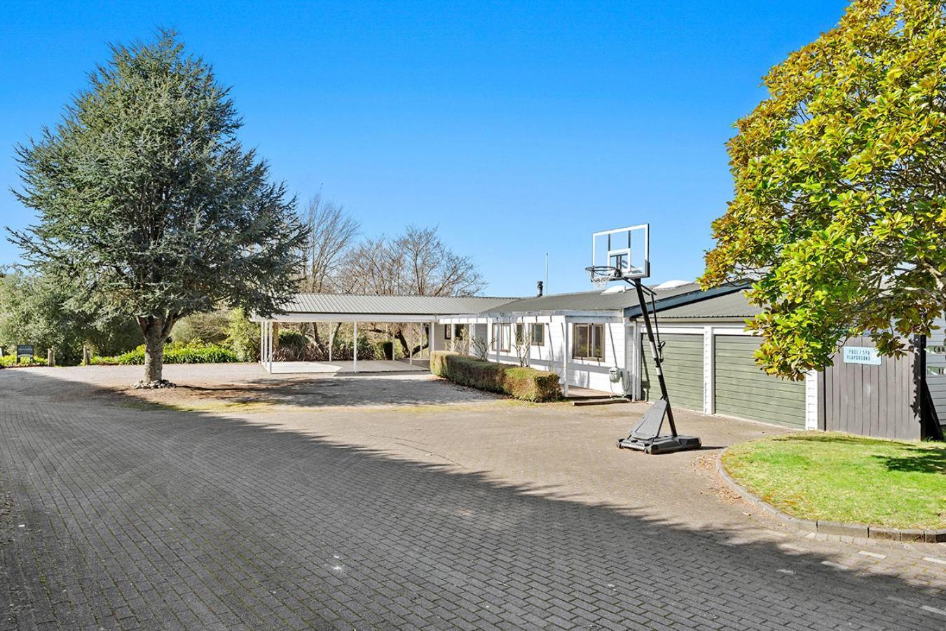 Mountviews Lodge Taupo Exterior foto