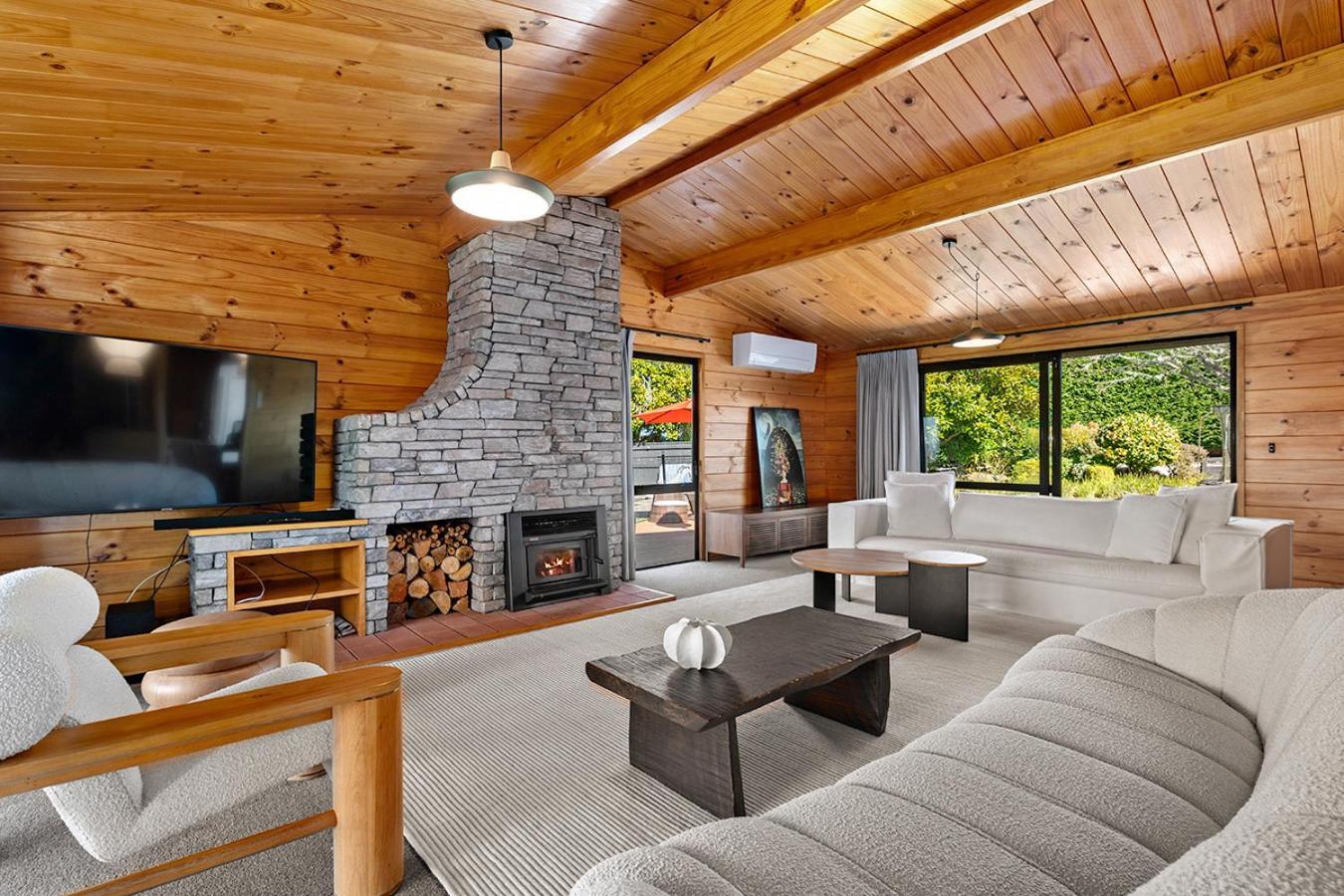 Mountviews Lodge Taupo Exterior foto